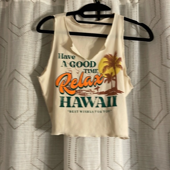 Tops - Women’s L 8-10 Beige Tank/Crop Top Shirt Tropical Ribbed Notched Neckline